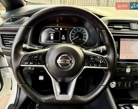 Білий Ніссан Ліф, об'ємом двигуна 0 л та пробігом 98 тис. км за 15450 $, фото 51 на Automoto.ua