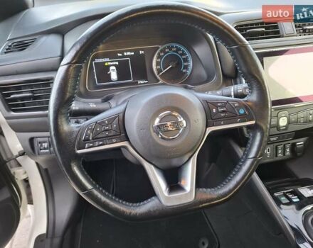 Белый Ниссан Лиф, объемом двигателя 0 л и пробегом 39 тыс. км за 14900 $, фото 11 на Automoto.ua