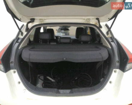 Білий Ніссан Ліф, об'ємом двигуна 0 л та пробігом 49 тис. км за 18500 $, фото 12 на Automoto.ua