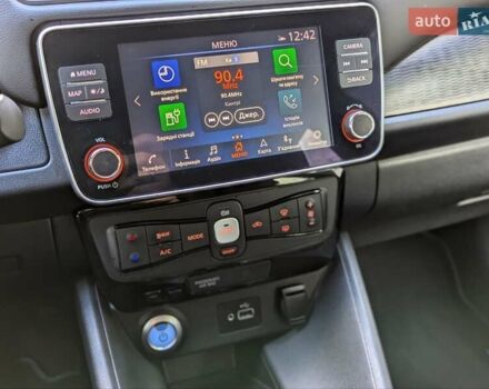 Белый Ниссан Лиф, объемом двигателя 0 л и пробегом 77 тыс. км за 12999 $, фото 9 на Automoto.ua