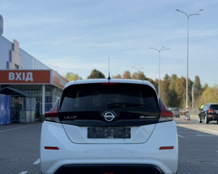 Белый Ниссан Лиф, объемом двигателя 0 л и пробегом 90 тыс. км за 13100 $, фото 4 на Automoto.ua