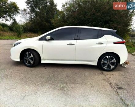 Белый Ниссан Лиф, объемом двигателя 0 л и пробегом 72 тыс. км за 13750 $, фото 48 на Automoto.ua