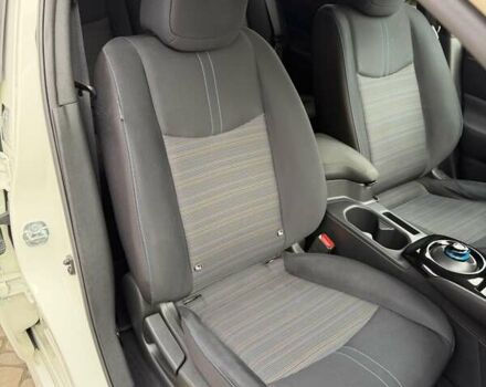 Белый Ниссан Лиф, объемом двигателя 0 л и пробегом 127 тыс. км за 14999 $, фото 59 на Automoto.ua