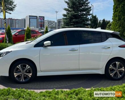 Белый Ниссан Лиф, объемом двигателя 62 л и пробегом 35 тыс. км за 18500 $, фото 3 на Automoto.ua