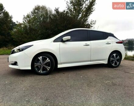 Белый Ниссан Лиф, объемом двигателя 0 л и пробегом 72 тыс. км за 13750 $, фото 46 на Automoto.ua