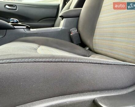 Білий Ніссан Ліф, об'ємом двигуна 0 л та пробігом 98 тис. км за 15450 $, фото 45 на Automoto.ua