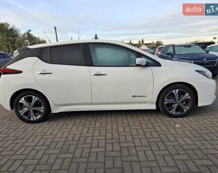 Белый Ниссан Лиф, объемом двигателя 0 л и пробегом 39 тыс. км за 14900 $, фото 5 на Automoto.ua