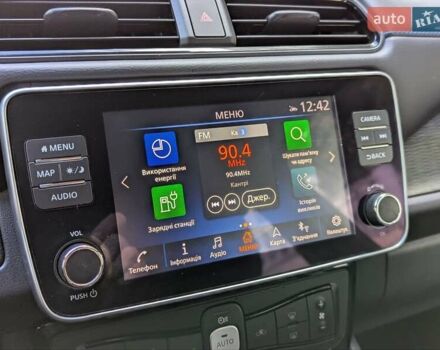 Белый Ниссан Лиф, объемом двигателя 0 л и пробегом 77 тыс. км за 12999 $, фото 10 на Automoto.ua