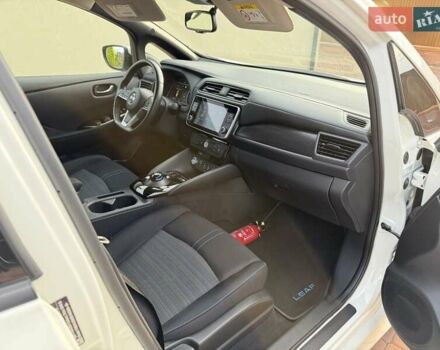 Белый Ниссан Лиф, объемом двигателя 0 л и пробегом 17 тыс. км за 17999 $, фото 62 на Automoto.ua