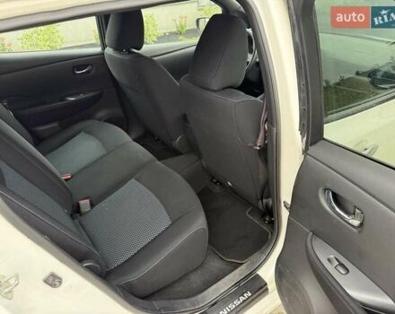 Белый Ниссан Лиф, объемом двигателя 0 л и пробегом 68 тыс. км за 12700 $, фото 13 на Automoto.ua