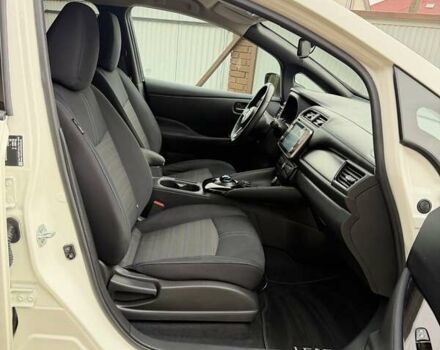 Белый Ниссан Лиф, объемом двигателя 0 л и пробегом 127 тыс. км за 14999 $, фото 58 на Automoto.ua