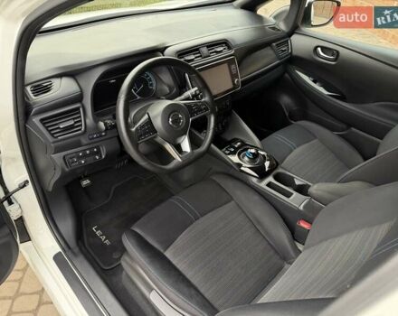 Белый Ниссан Лиф, объемом двигателя 0 л и пробегом 127 тыс. км за 14999 $, фото 30 на Automoto.ua