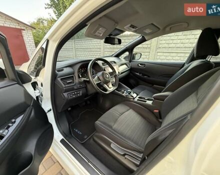 Белый Ниссан Лиф, объемом двигателя 0 л и пробегом 17 тыс. км за 17999 $, фото 10 на Automoto.ua