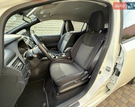 Белый Ниссан Лиф, объемом двигателя 0 л и пробегом 17 тыс. км за 17999 $, фото 26 на Automoto.ua