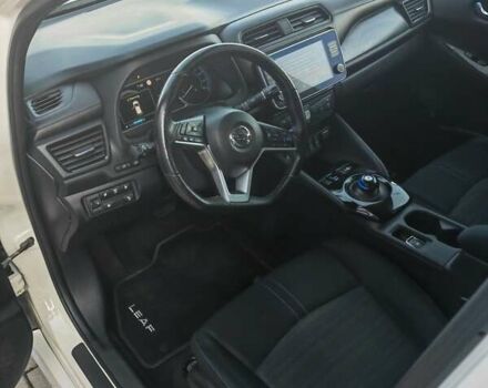 Білий Ніссан Ліф, об'ємом двигуна 0 л та пробігом 43 тис. км за 15500 $, фото 3 на Automoto.ua