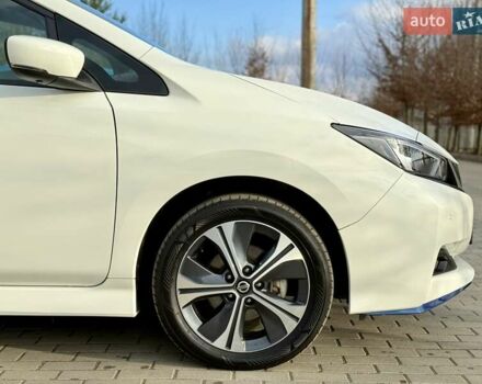 Білий Ніссан Ліф, об'ємом двигуна 0 л та пробігом 98 тис. км за 15450 $, фото 35 на Automoto.ua