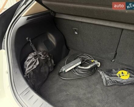 Белый Ниссан Лиф, объемом двигателя 0 л и пробегом 127 тыс. км за 14999 $, фото 66 на Automoto.ua