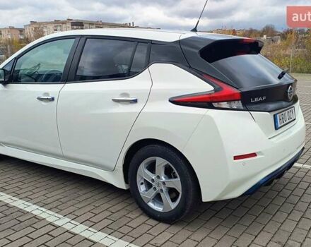 Белый Ниссан Лиф, объемом двигателя 0 л и пробегом 120 тыс. км за 11800 $, фото 7 на Automoto.ua