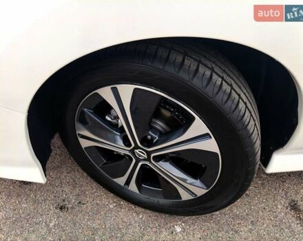 Белый Ниссан Лиф, объемом двигателя 0 л и пробегом 72 тыс. км за 13750 $, фото 52 на Automoto.ua