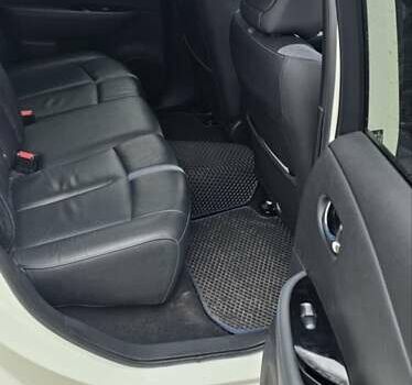 Белый Ниссан Лиф, объемом двигателя 0 л и пробегом 63 тыс. км за 12500 $, фото 11 на Automoto.ua