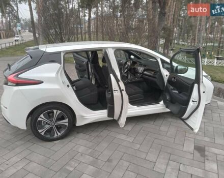 Білий Ніссан Ліф, об'ємом двигуна 0 л та пробігом 81 тис. км за 16990 $, фото 27 на Automoto.ua