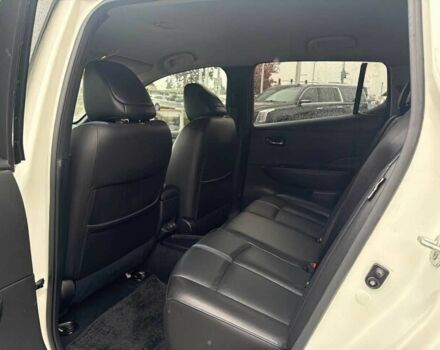 Белый Ниссан Лиф, объемом двигателя 0 л и пробегом 32 тыс. км за 6000 $, фото 12 на Automoto.ua