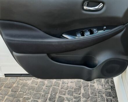 Білий Ніссан Ліф, об'ємом двигуна 0 л та пробігом 80 тис. км за 13500 $, фото 14 на Automoto.ua