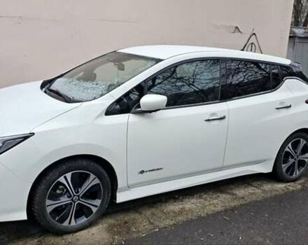 Белый Ниссан Лиф, объемом двигателя 0 л и пробегом 63 тыс. км за 12500 $, фото 5 на Automoto.ua