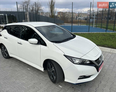 Белый Ниссан Лиф, объемом двигателя 0 л и пробегом 68 тыс. км за 16500 $, фото 18 на Automoto.ua