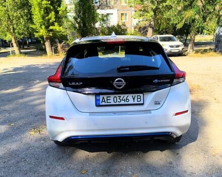 Белый Ниссан Лиф, объемом двигателя 0.16 л и пробегом 140 тыс. км за 13700 $, фото 2 на Automoto.ua