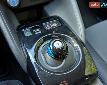 Белый Ниссан Лиф, объемом двигателя 0 л и пробегом 77 тыс. км за 12999 $, фото 11 на Automoto.ua