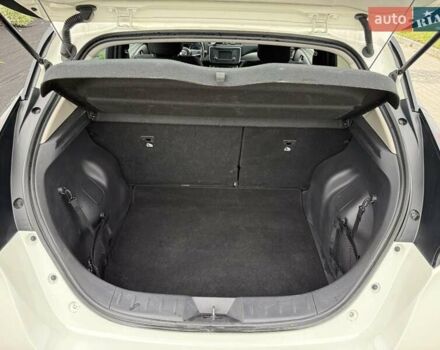 Белый Ниссан Лиф, объемом двигателя 0 л и пробегом 68 тыс. км за 12700 $, фото 8 на Automoto.ua