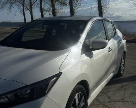 Білий Ніссан Ліф, об'ємом двигуна 0 л та пробігом 62 тис. км за 16000 $, фото 5 на Automoto.ua