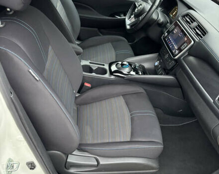 Белый Ниссан Лиф, объемом двигателя 0 л и пробегом 68 тыс. км за 14230 $, фото 19 на Automoto.ua