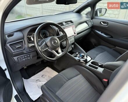 Белый Ниссан Лиф, объемом двигателя 0 л и пробегом 17 тыс. км за 17999 $, фото 27 на Automoto.ua