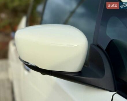 Белый Ниссан Лиф, объемом двигателя 0 л и пробегом 98 тыс. км за 15950 $, фото 31 на Automoto.ua