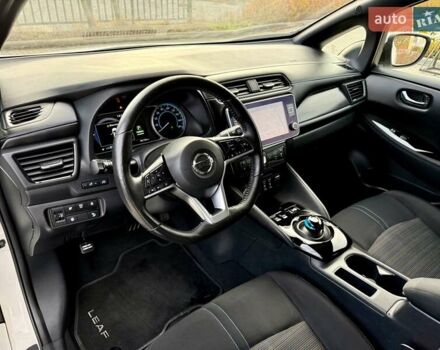 Белый Ниссан Лиф, объемом двигателя 0 л и пробегом 98 тыс. км за 15950 $, фото 48 на Automoto.ua