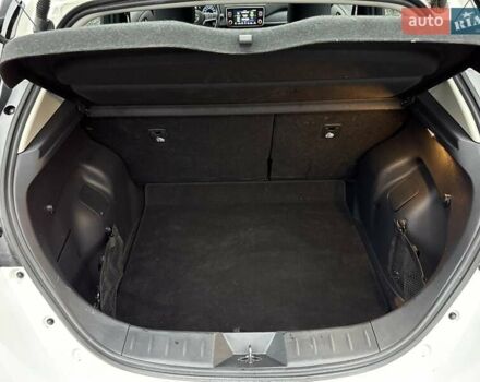 Белый Ниссан Лиф, объемом двигателя 0 л и пробегом 77 тыс. км за 13200 $, фото 35 на Automoto.ua