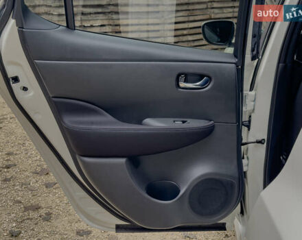 Білий Ніссан Ліф, об'ємом двигуна 0 л та пробігом 18 тис. км за 14500 $, фото 83 на Automoto.ua