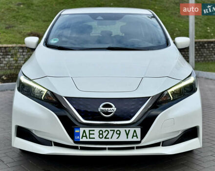 Белый Ниссан Лиф, объемом двигателя 0 л и пробегом 115 тыс. км за 11700 $, фото 5 на Automoto.ua