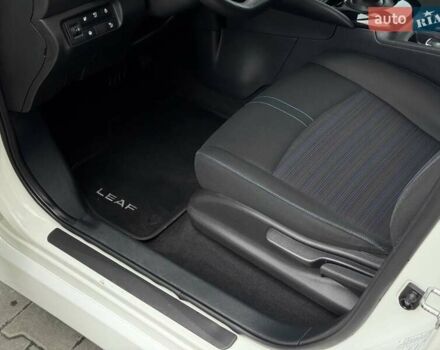 Білий Ніссан Ліф, об'ємом двигуна 0 л та пробігом 46 тис. км за 13800 $, фото 41 на Automoto.ua