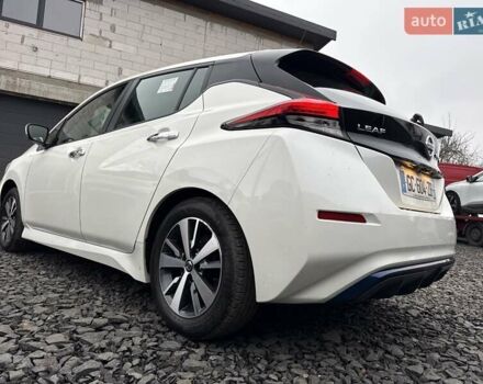 Белый Ниссан Лиф, объемом двигателя 0 л и пробегом 77 тыс. км за 13200 $, фото 18 на Automoto.ua