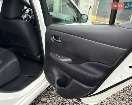 Белый Ниссан Лиф, объемом двигателя 0 л и пробегом 77 тыс. км за 13200 $, фото 30 на Automoto.ua