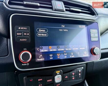 Белый Ниссан Лиф, объемом двигателя 0 л и пробегом 98 тыс. км за 15950 $, фото 63 на Automoto.ua