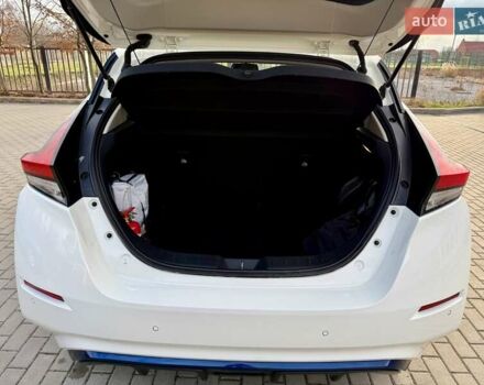 Белый Ниссан Лиф, объемом двигателя 0 л и пробегом 98 тыс. км за 15950 $, фото 94 на Automoto.ua