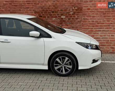 Белый Ниссан Лиф, объемом двигателя 0 л и пробегом 109 тыс. км за 11999 $, фото 14 на Automoto.ua