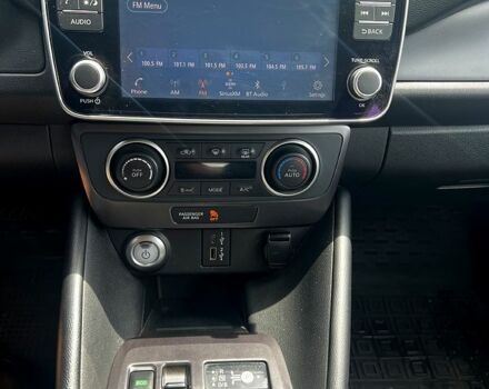 Белый Ниссан Лиф, объемом двигателя 0 л и пробегом 116 тыс. км за 13500 $, фото 4 на Automoto.ua