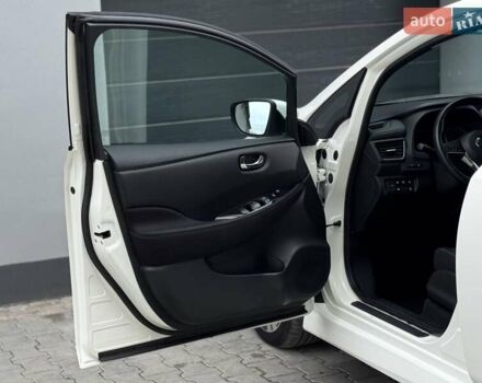 Білий Ніссан Ліф, об'ємом двигуна 0 л та пробігом 46 тис. км за 13800 $, фото 38 на Automoto.ua