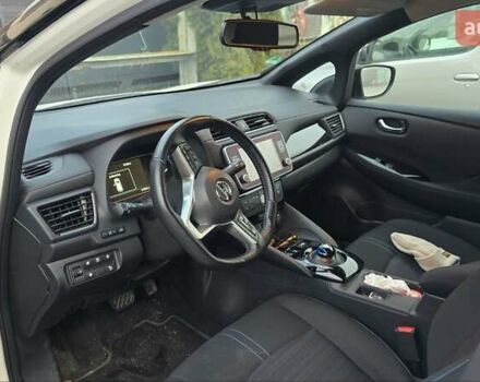 Белый Ниссан Лиф, объемом двигателя 0 л и пробегом 41 тыс. км за 17616 $, фото 4 на Automoto.ua