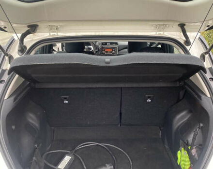 Белый Ниссан Лиф, объемом двигателя 0 л и пробегом 41 тыс. км за 13100 $, фото 8 на Automoto.ua